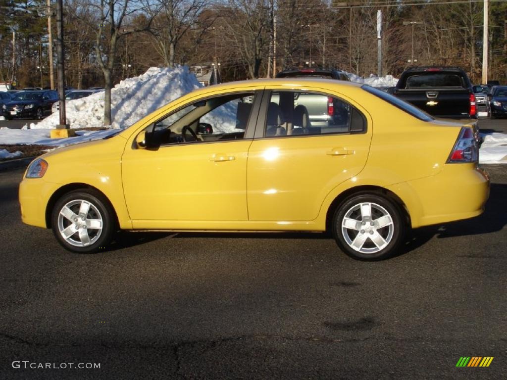 2010 Aveo LT Sedan - Summer Yellow / Neutral photo #9
