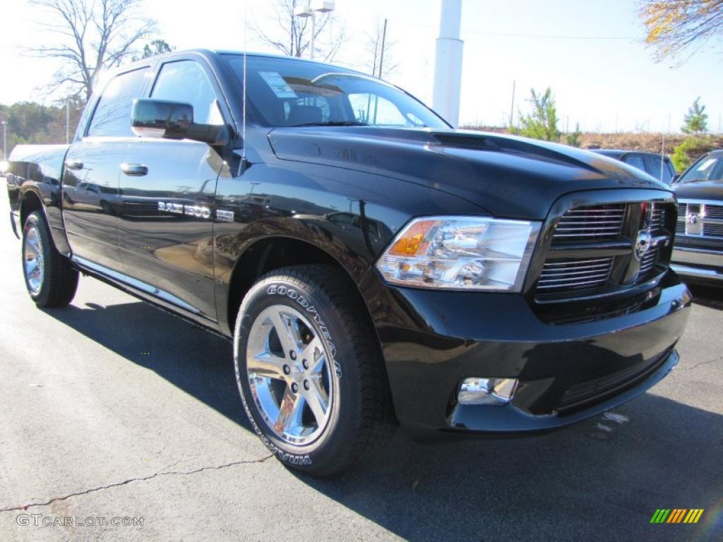 2011 Ram 1500 Sport Crew Cab - Brilliant Black Crystal Pearl / Dark Slate Gray photo #4