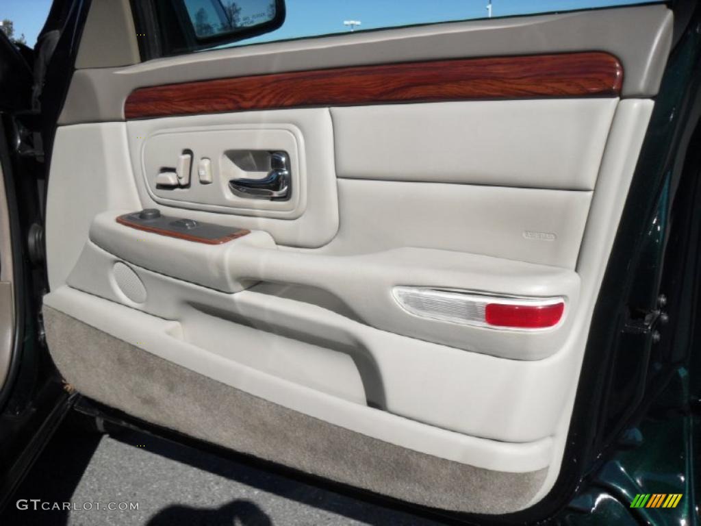 1997 Cadillac DeVille Sedan Shale/Neutral Door Panel Photo #42343912