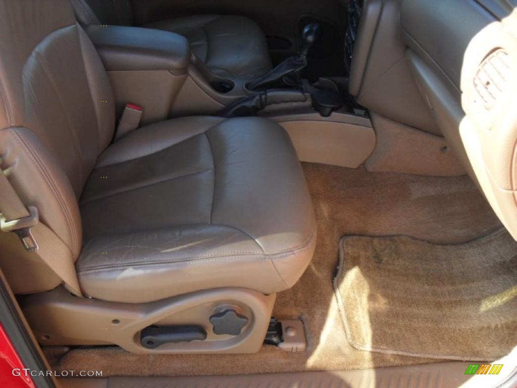 2002 TrailBlazer LS 4x4 - Victory Red / Medium Oak photo #19