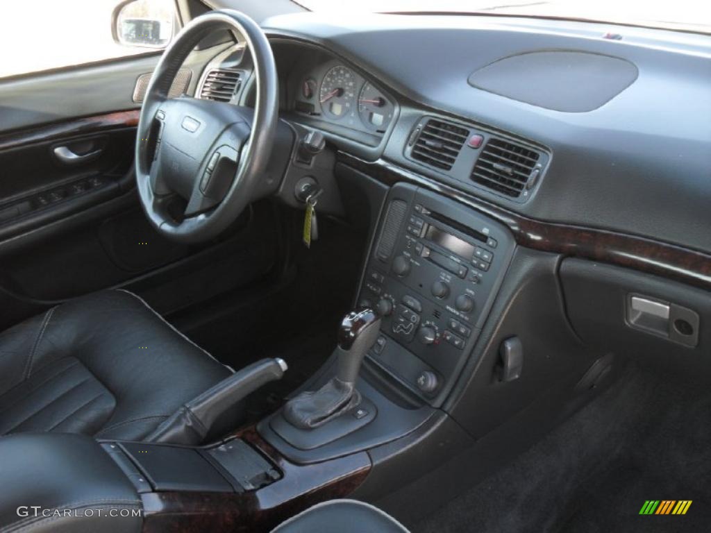 2002 Volvo S80 T6 interior Photo #42345264