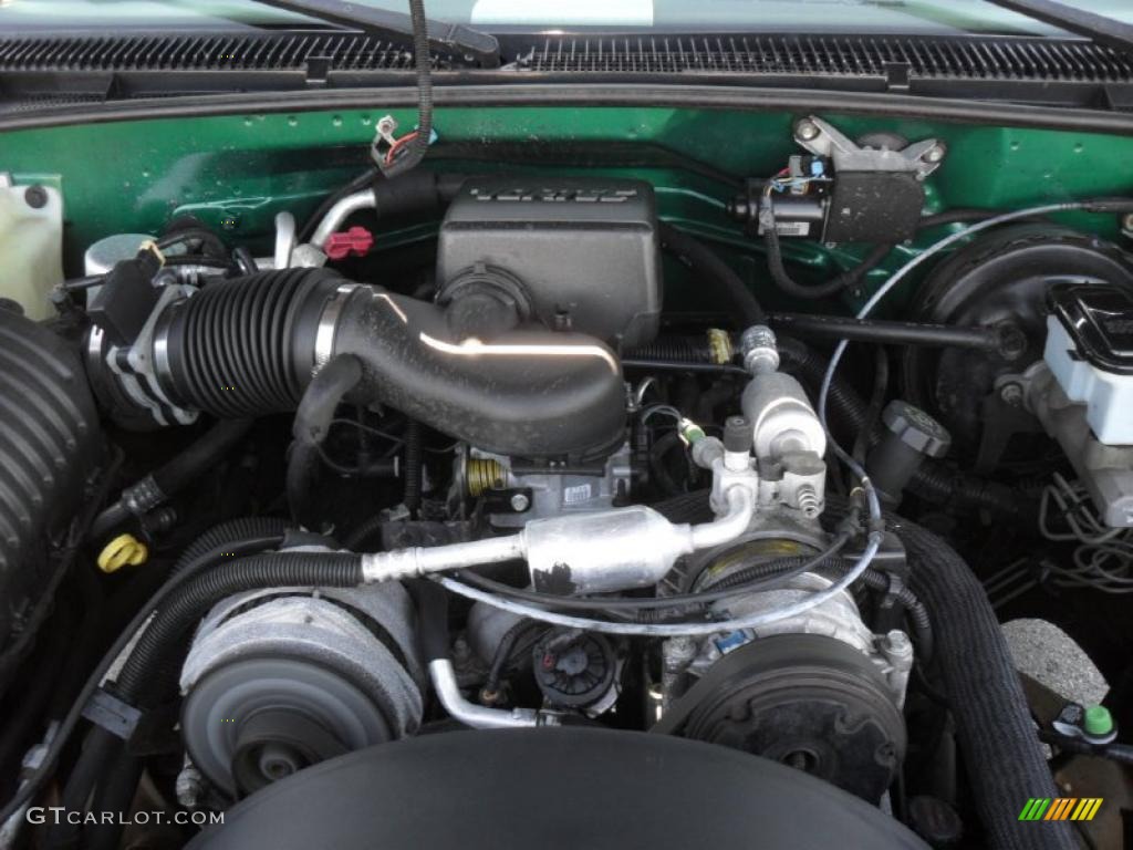 1999 Chevrolet Tahoe LT Engine Photos