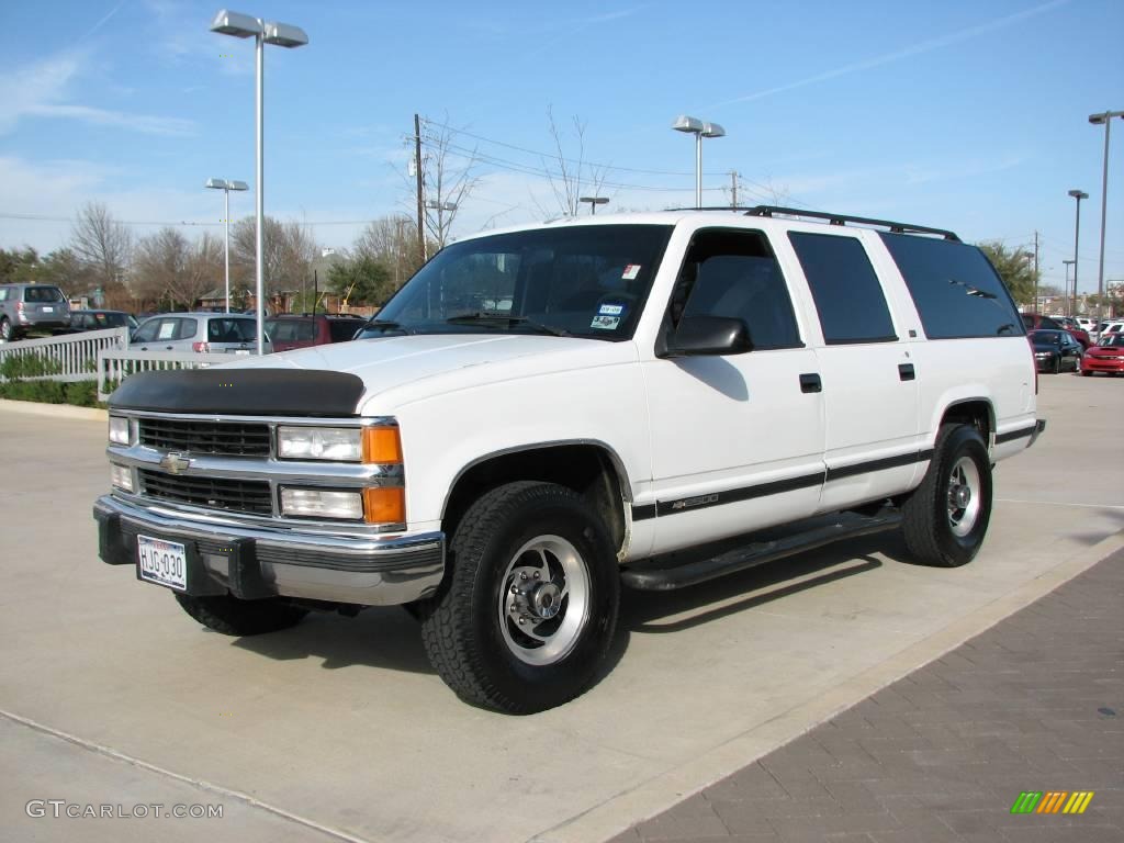 1994 Suburban C2500 - White / Denim Blue photo #3