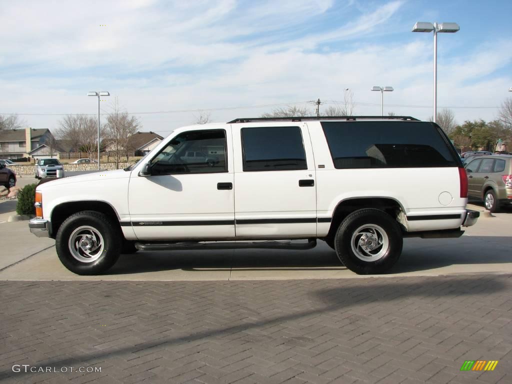 1994 Suburban C2500 - White / Denim Blue photo #4