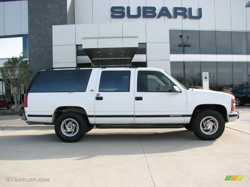 1994 Suburban C2500 - White / Denim Blue photo #8