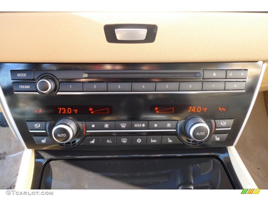 2010 BMW 5 Series 550i Gran Turismo Controls Photo #42357481