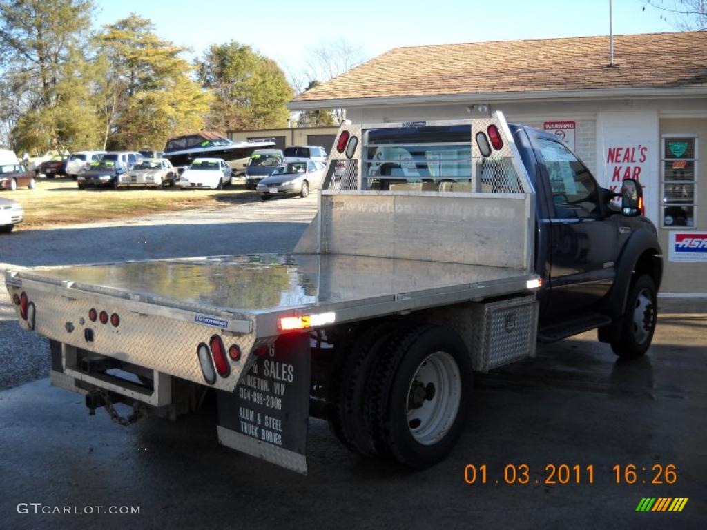 2005 F550 Super Duty XL Regular Cab Chassis - Medium Wedgewood Blue Metallic / Medium Flint photo #6