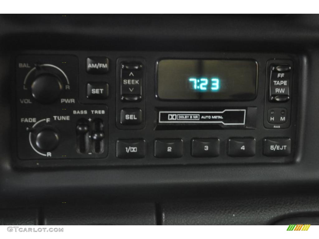 2001 Dodge Ram 2500 SLT Quad Cab 4x4 Controls Photo #42365062