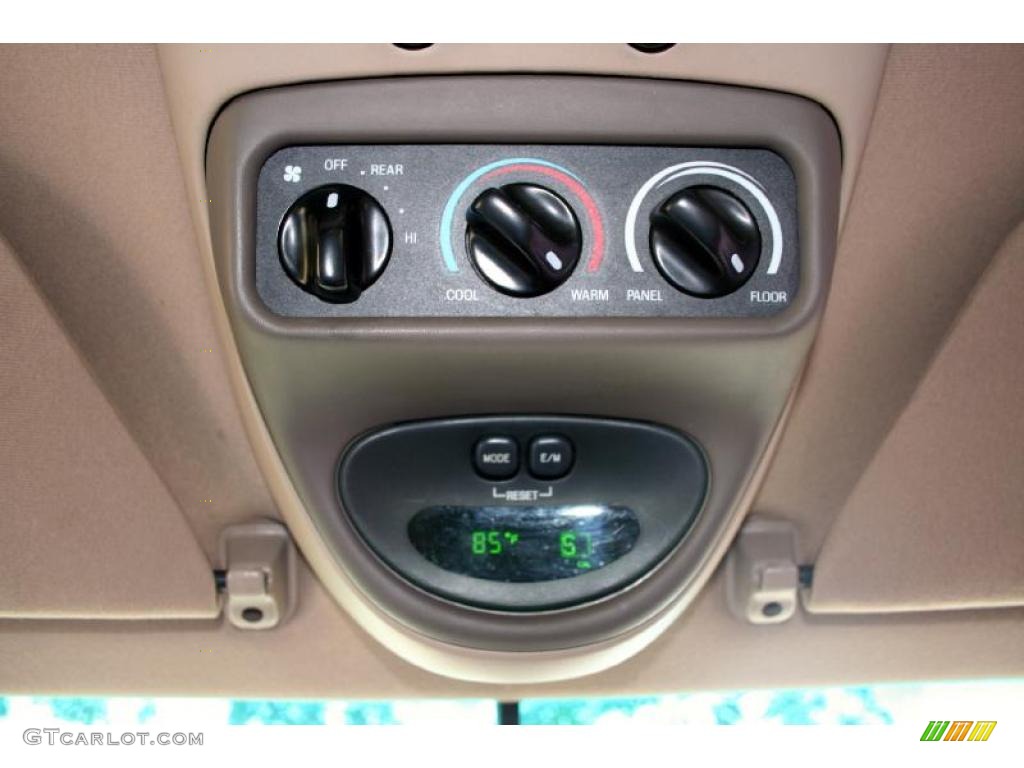 2000 Ford Excursion Limited 4x4 Controls Photo #42367613