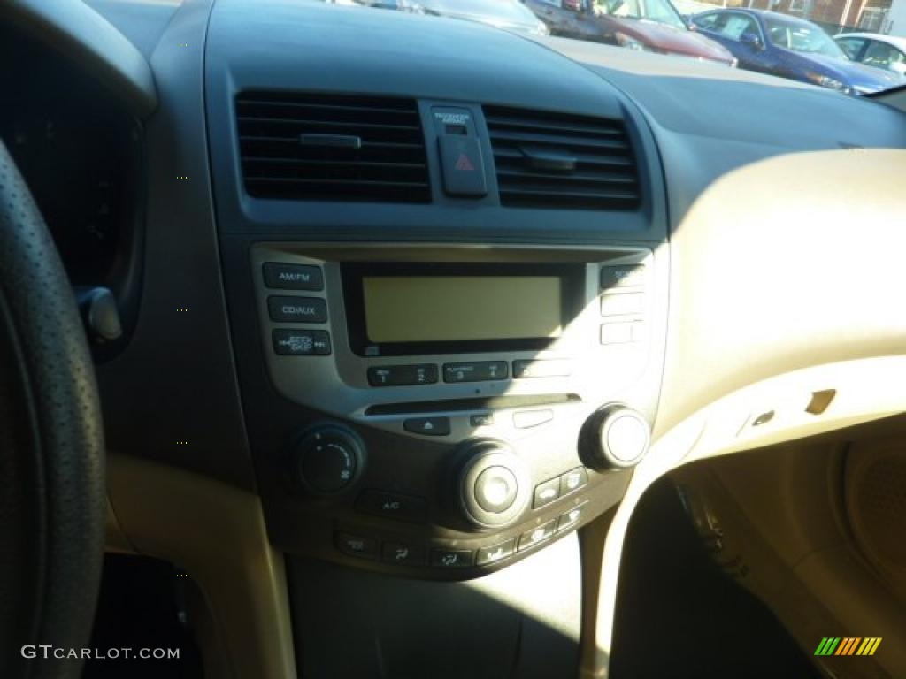 2007 Accord LX Sedan - Taffeta White / Ivory photo #9