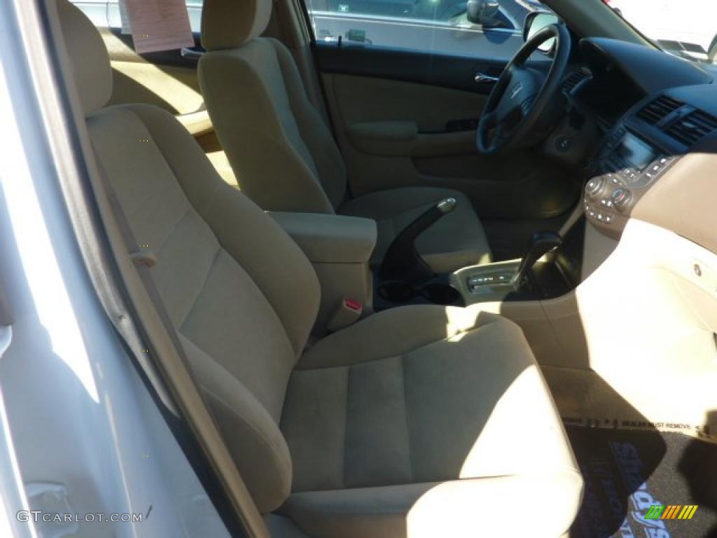 2007 Accord LX Sedan - Taffeta White / Ivory photo #11