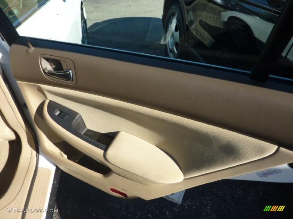 2007 Accord LX Sedan - Taffeta White / Ivory photo #15