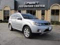 2009 Cool Silver Metallic Mitsubishi Outlander SE  photo #1