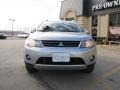 2009 Cool Silver Metallic Mitsubishi Outlander SE  photo #2