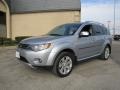 2009 Cool Silver Metallic Mitsubishi Outlander SE  photo #3