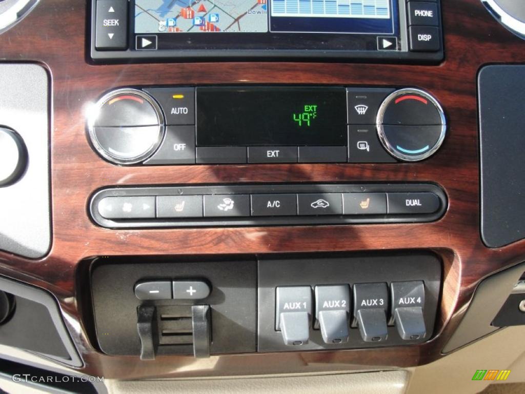 2009 Ford F250 Super Duty Lariat Crew Cab 4x4 Controls Photo #42376355