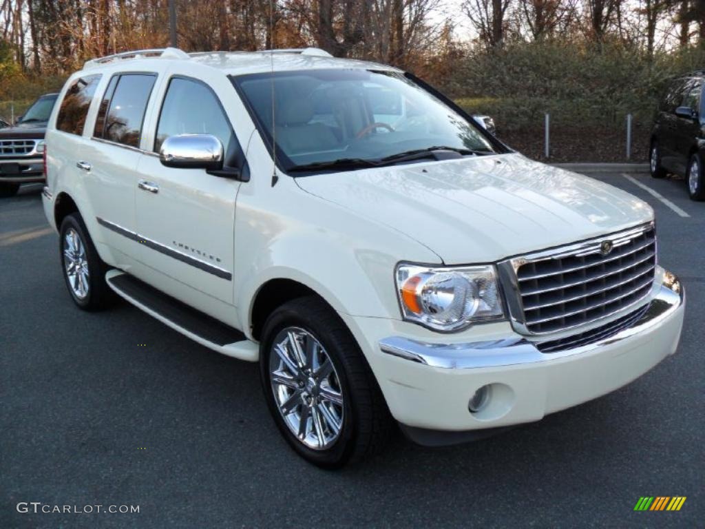 Cool Vanilla 2008 Chrysler Aspen Limited Exterior Photo #42382543
