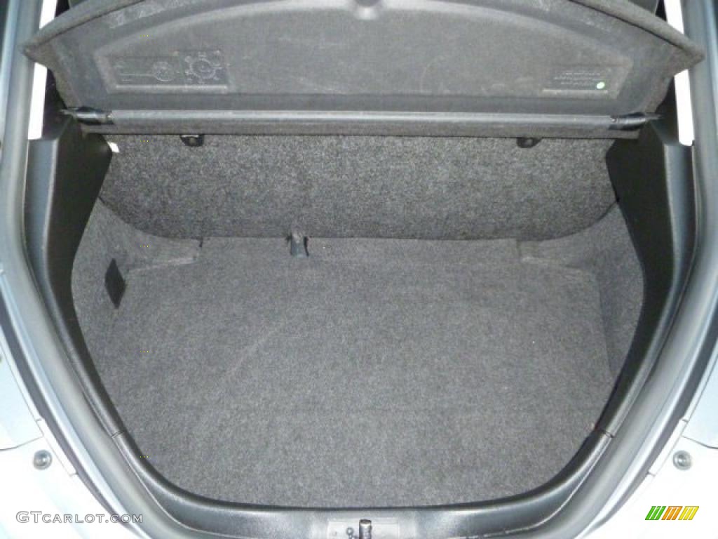 2006 Volkswagen New Beetle 2.5 Coupe Trunk Photo #42384071