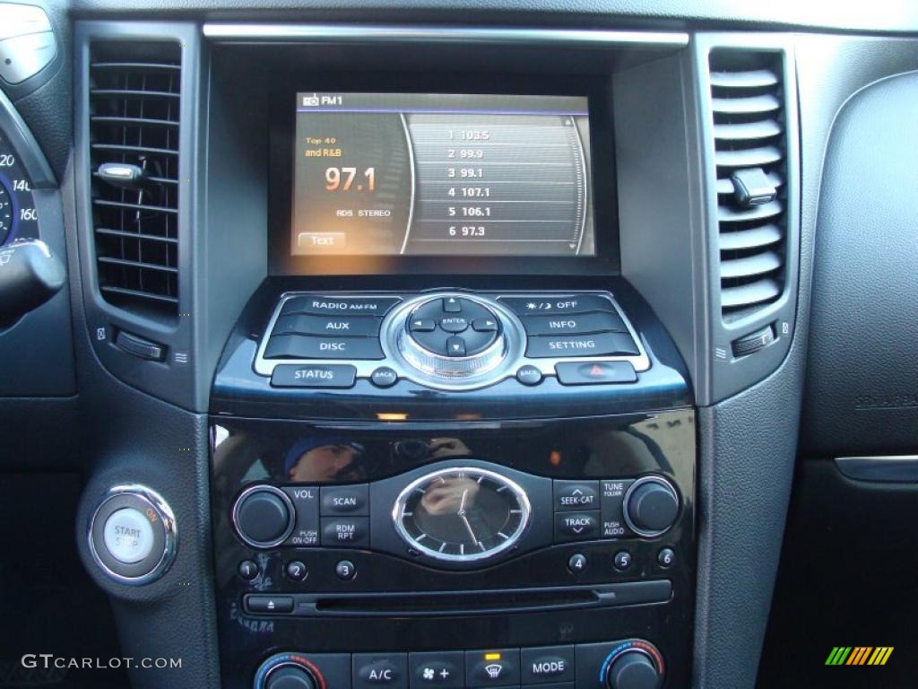 2010 Infiniti FX 35 AWD Controls Photo #42385259