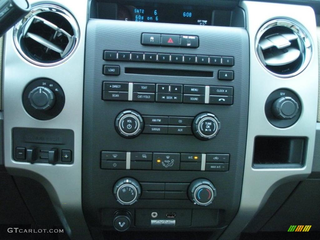 2010 Ford F150 XLT SuperCrew 4x4 Controls Photo #42385771