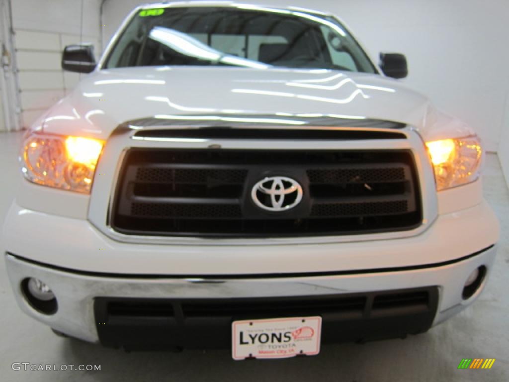 2011 Tundra TRD Double Cab 4x4 - Super White / Black photo #7