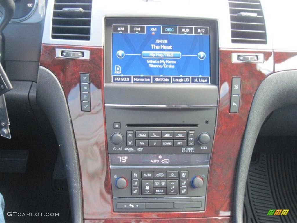 2011 Cadillac Escalade Luxury AWD Controls Photo #42389345