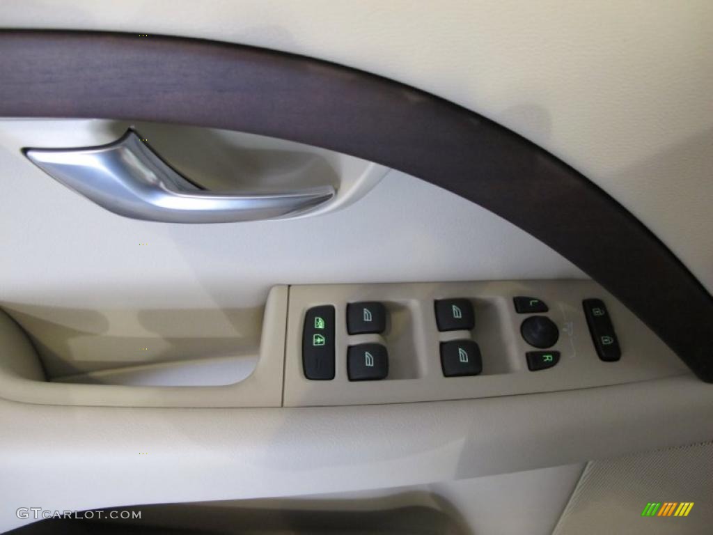 2011 Volvo XC70 3.2 Controls Photo #42389655