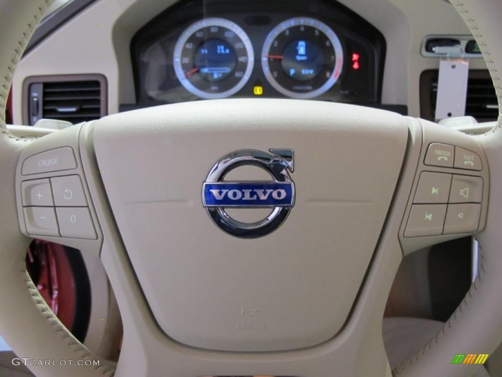 2011 Volvo XC70 3.2 Steering Wheel Photos