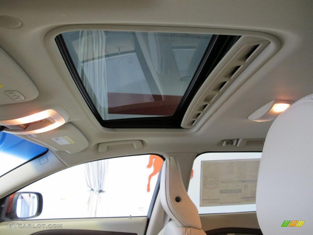 2011 Volvo XC70 3.2 Sunroof Photos