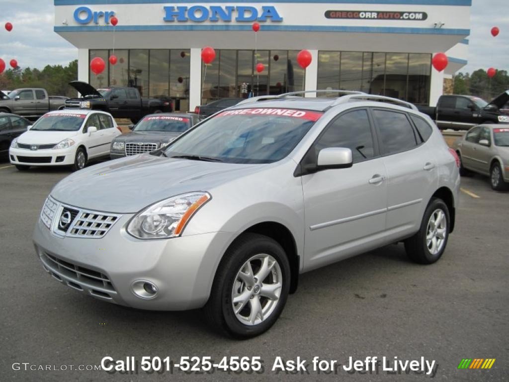 Silver Ice Nissan Rogue