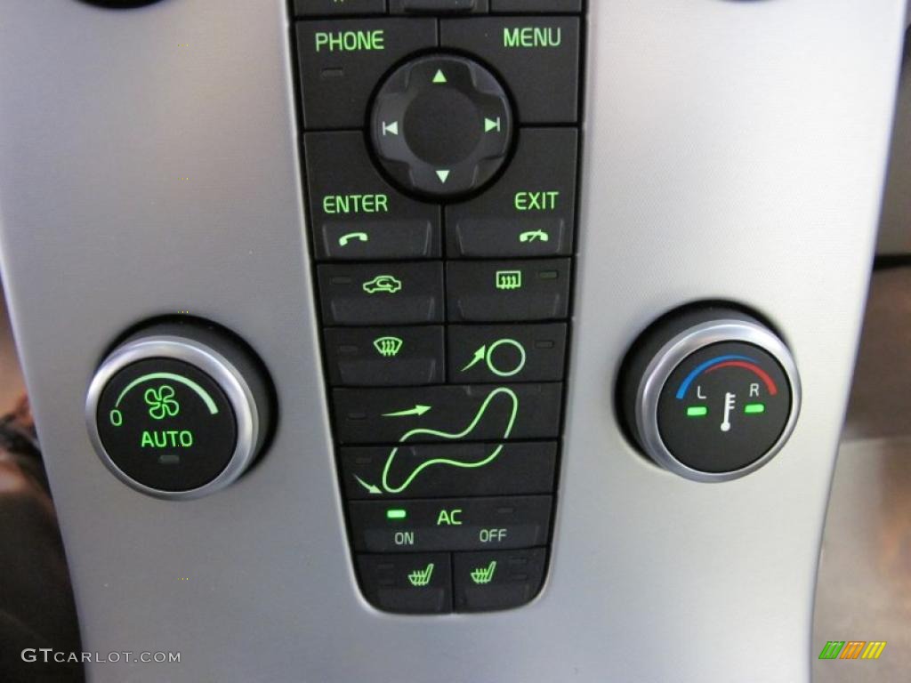 2011 Volvo S40 T5 Controls Photo #42390103