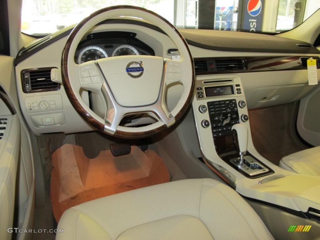 Sandstone Beige Interior 2011 Volvo S80 3.2 Photo #42390343