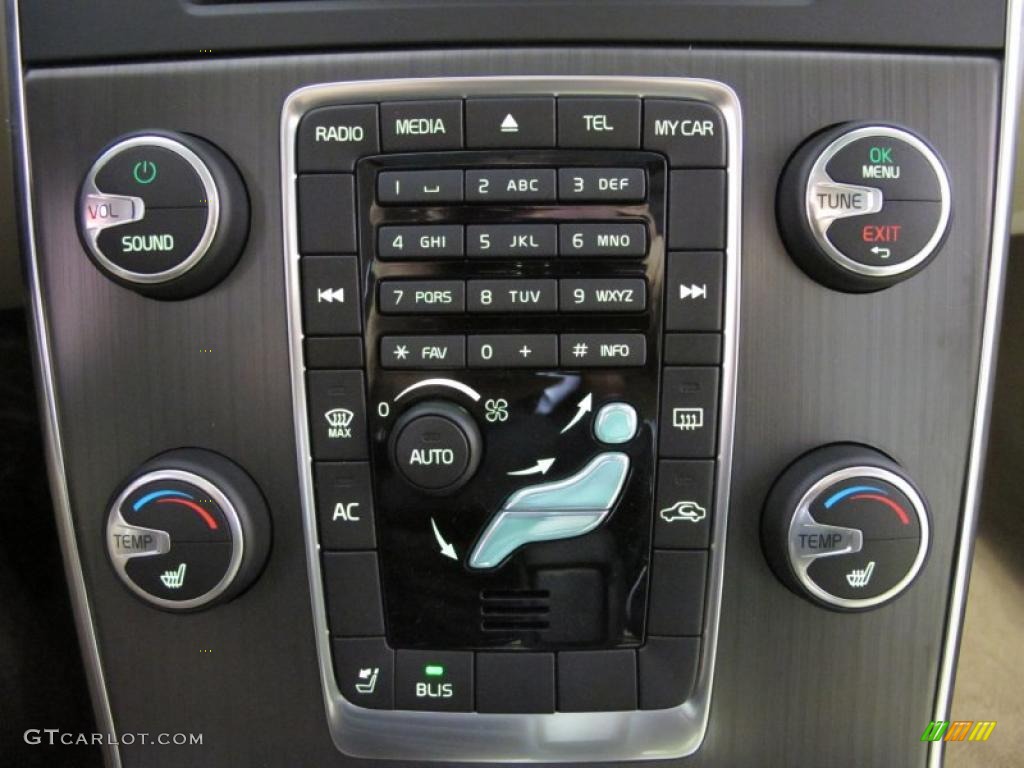 2011 Volvo S60 T6 AWD Controls Photo #42391443
