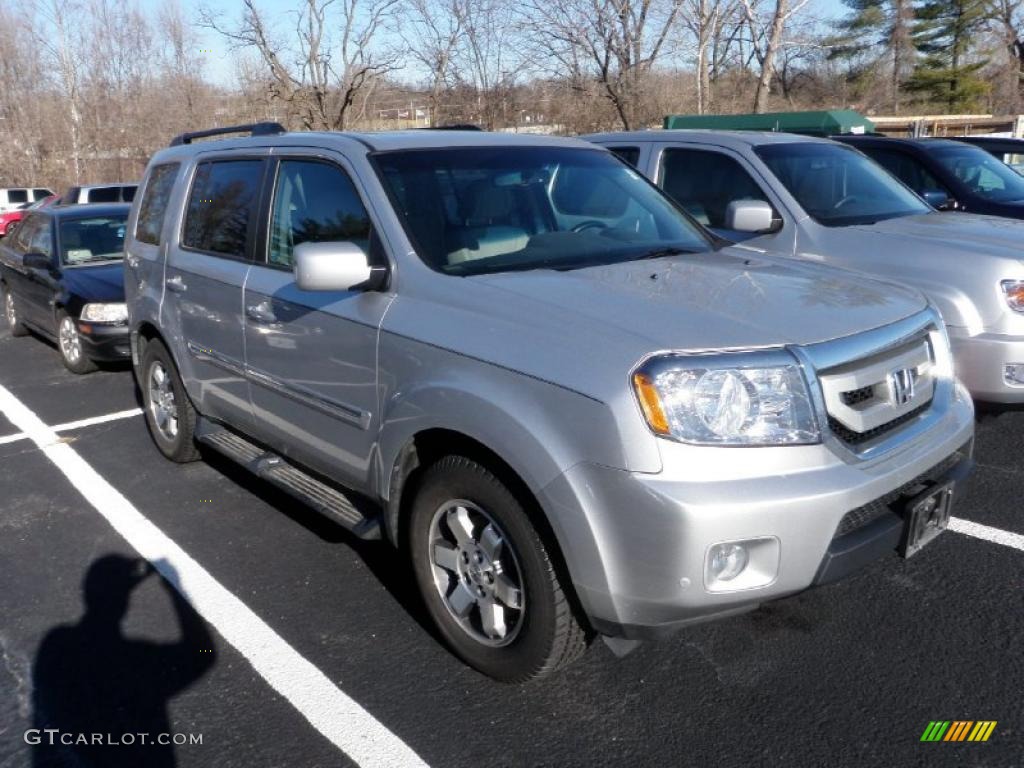 2010 Pilot Touring 4WD - Alabaster Silver Metallic / Gray photo #1