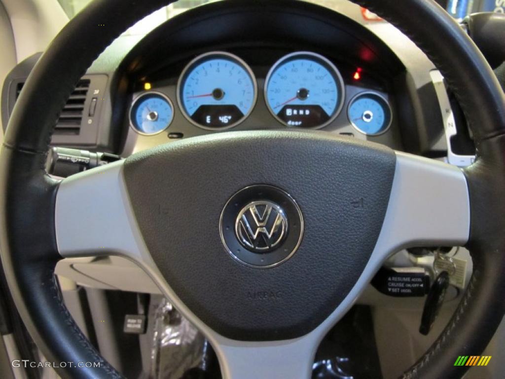 2009 Volkswagen Routan SEL Aero Grey Steering Wheel Photo #42394263