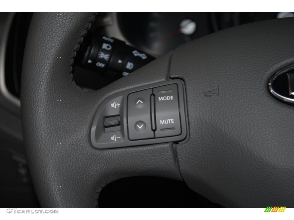 2011 Kia Sportage EX Controls Photo #42397531