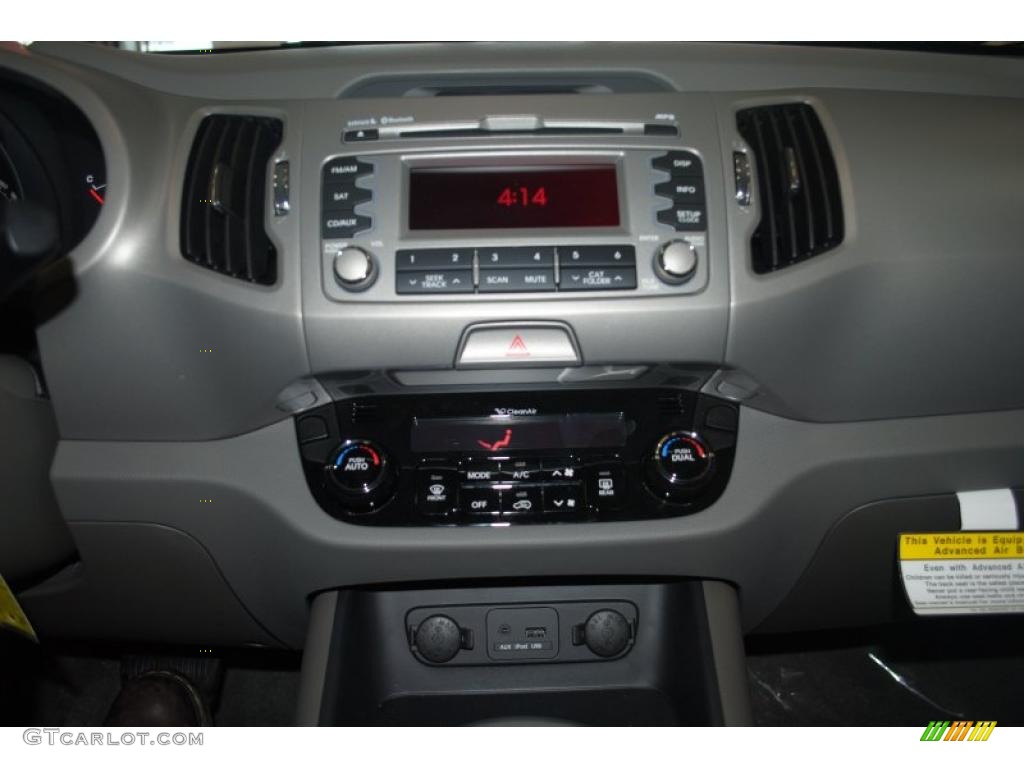 2011 Kia Sportage EX Controls Photo #42397615