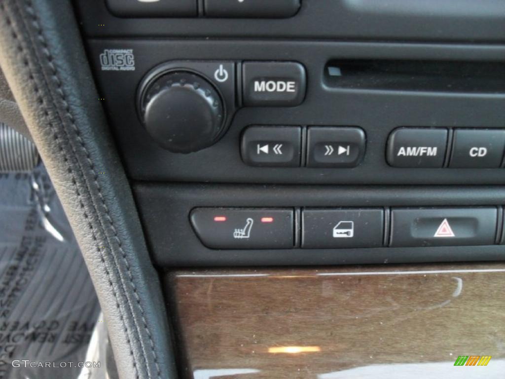 2004 Jaguar S-Type 3.0 Controls Photo #42400363
