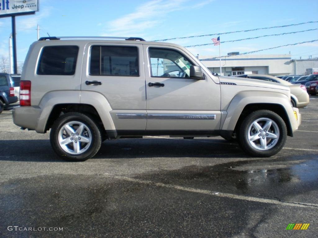 Light Sandstone Pearl 2010 Jeep Liberty Limited 4x4 Exterior Photo #42400963