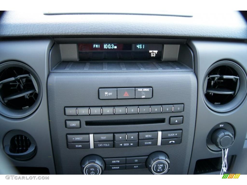2011 Ford F150 XL Regular Cab Controls Photo #42403039