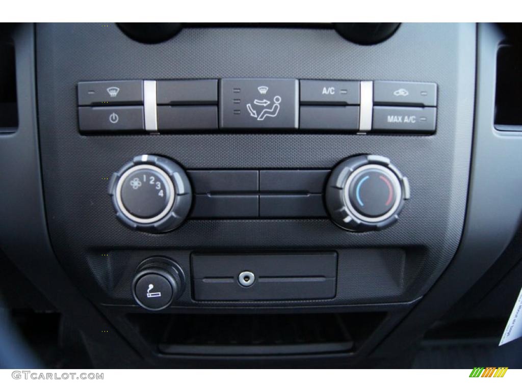 2011 Ford F150 XL Regular Cab Controls Photo #42403071