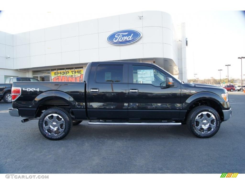 2011 F150 XLT SuperCrew 4x4 - Tuxedo Black Metallic / Steel Gray photo #2