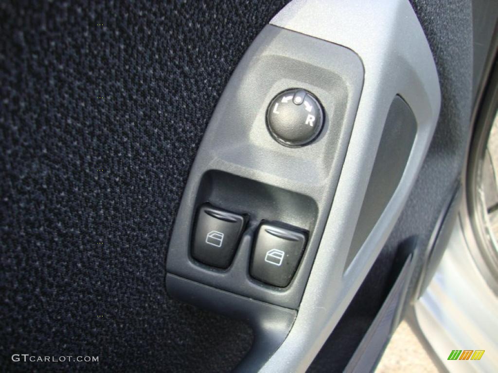 2009 Smart fortwo passion coupe Controls Photo #42404063