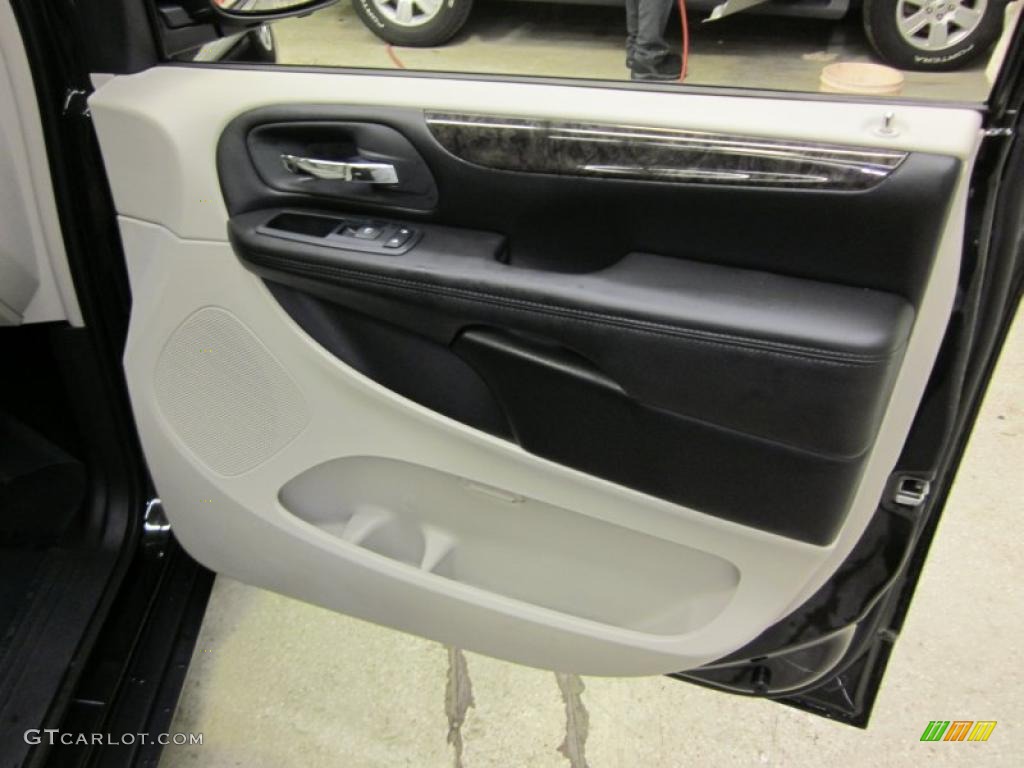 2011 Dodge Grand Caravan Crew Black/Light Graystone Door Panel Photo #42407359