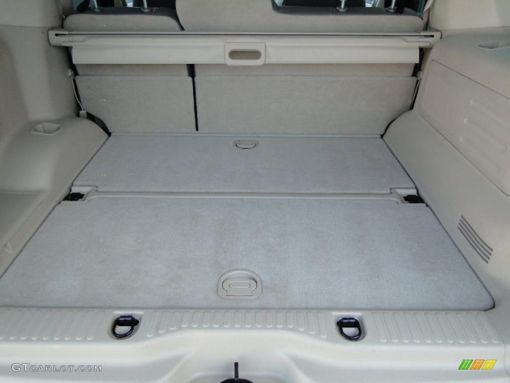 2006 Ford Explorer Eddie Bauer Trunk Photo #42407725