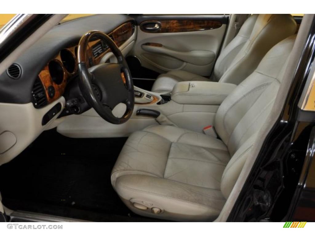 Oatmeal Interior 2003 Jaguar XJ XJR Photo #42409676