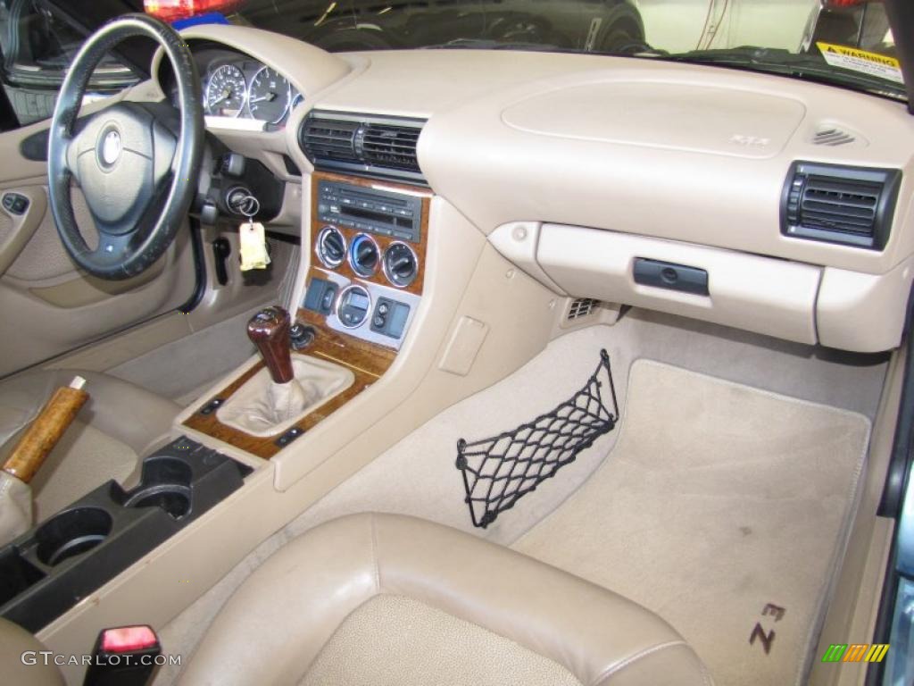 2001 BMW Z3 2.5i Roadster Beige Dashboard Photo #42411268