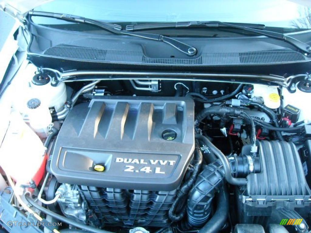 2011 Chrysler 200 Touring 2.4 Liter DOHC 16-Valve Dual VVT 4 Cylinder Engine Photo #42412024
