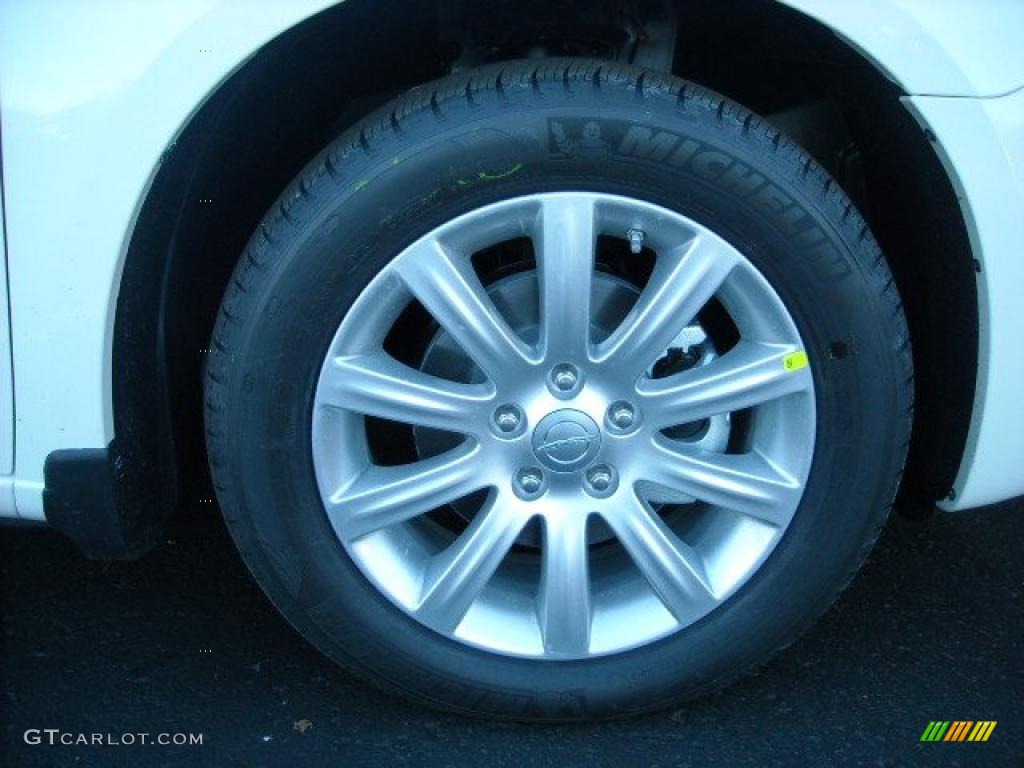 2011 Chrysler 200 Touring Wheel Photo #42412084