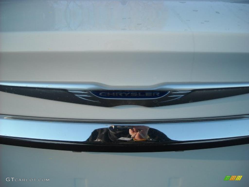 2011 Chrysler 200 Touring Marks and Logos Photo #42412176